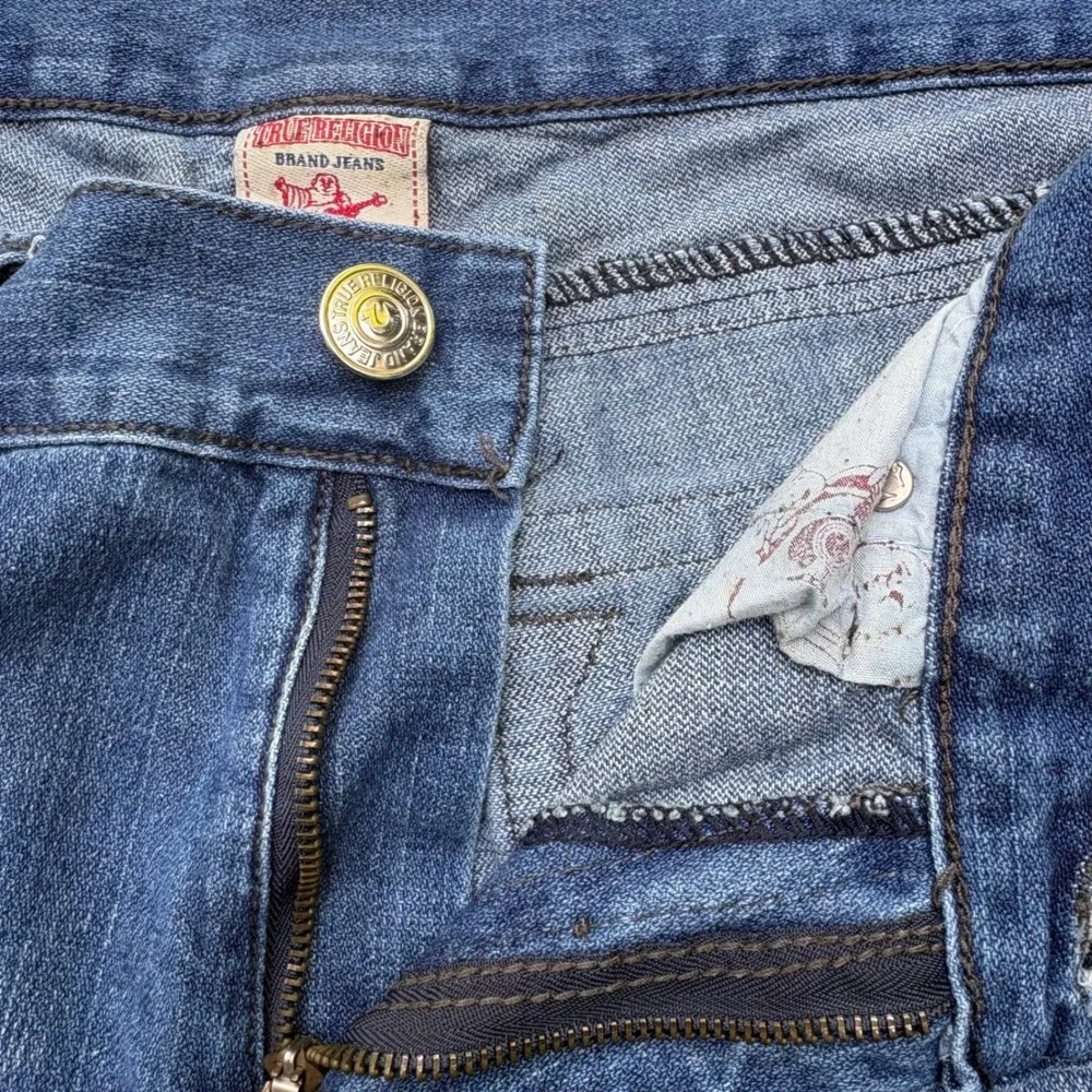Y2K True Religion Billy Jeans 36 Blue Leather Horseshoe Faded Raw Hem Skater‎